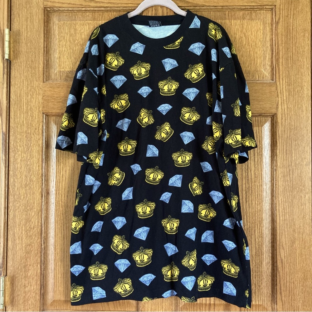 5/$15 SMX Black SS Tee with Crowns and Diamonds Print XL